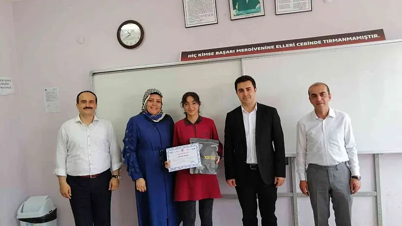 Manyas'ta bin 983 öğrenci yaz tatiline girdi