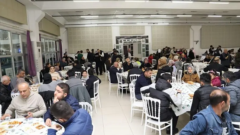 Ramazanın ilk gününde Burhaniye'de bin kişilik iftar