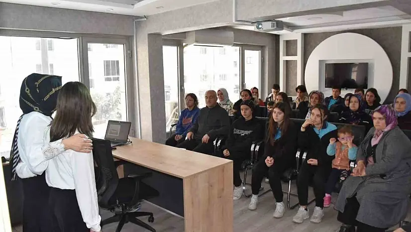 Yunusemre Belediyesinden Barbaroslu öğrencilere eğitim koçluğu